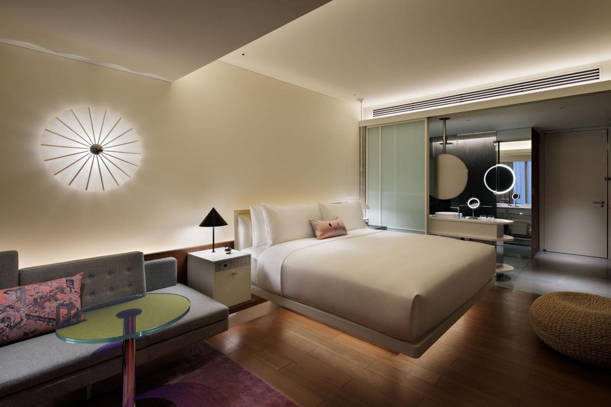W Osaka Hotel Bagian luar foto